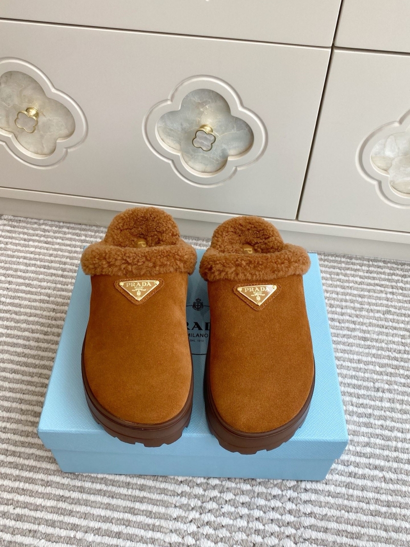 Pra*a slippers